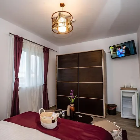 Eden House 3*