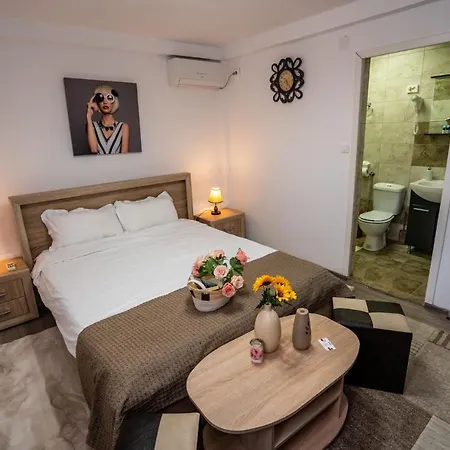 Eden House Pensiune Costineşti