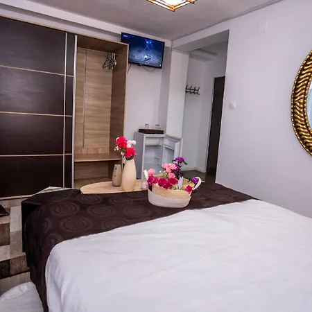 Eden House 3* Costineşti